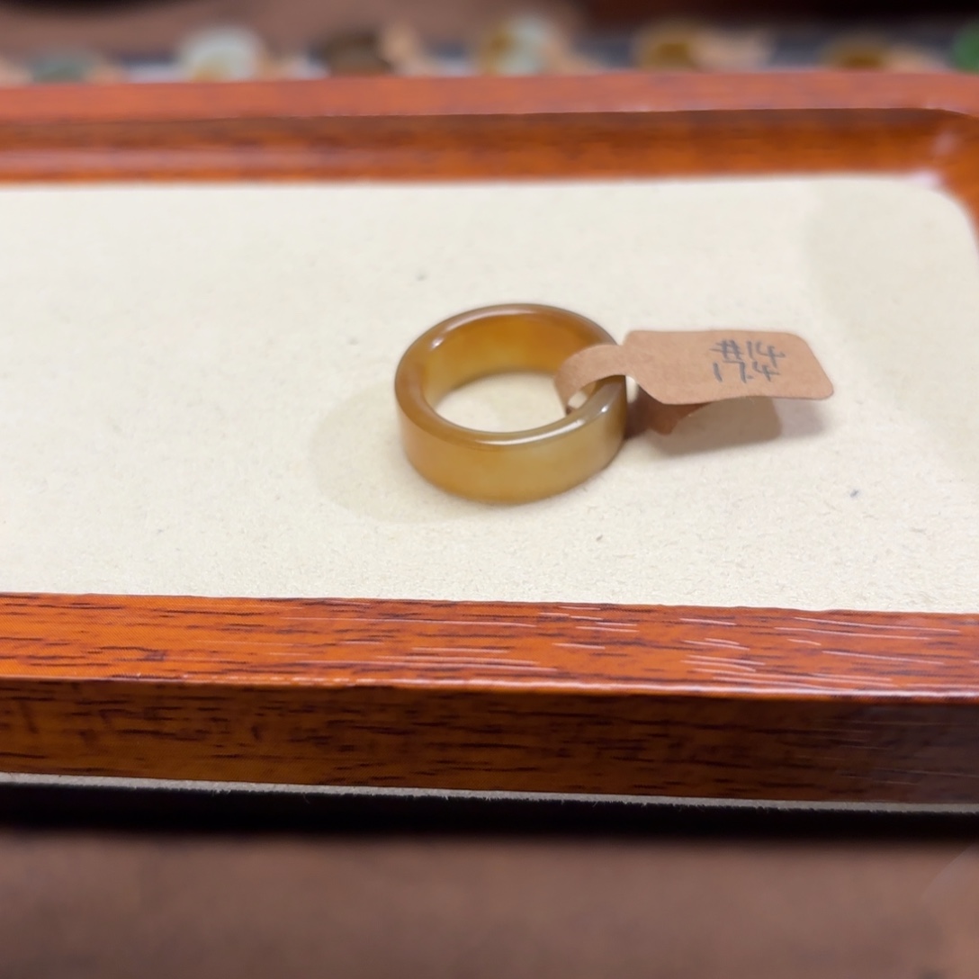 和田玉未镶嵌戒指