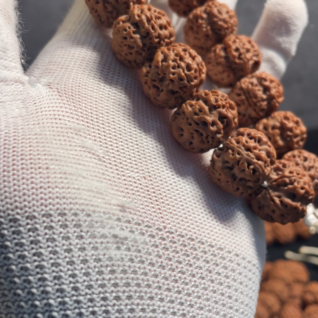 自***在金刚菩提手串五星蜂王