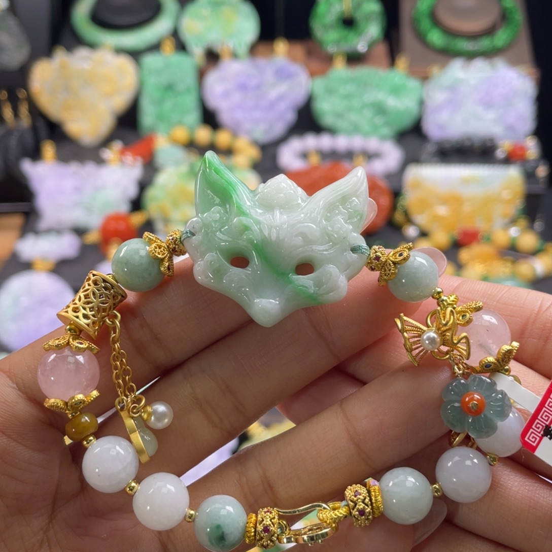 翡翠未镶嵌手链待编织