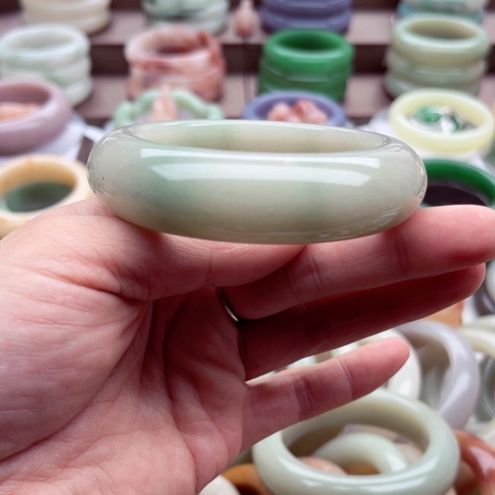 石英质玉手镯未镶嵌e***r