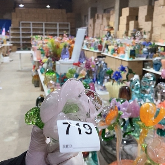 琉璃花瓶高35厘米宽9厘米