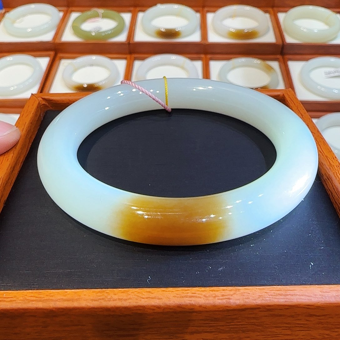 和田玉手镯未镶嵌且末胖圆一口糖58 59 60