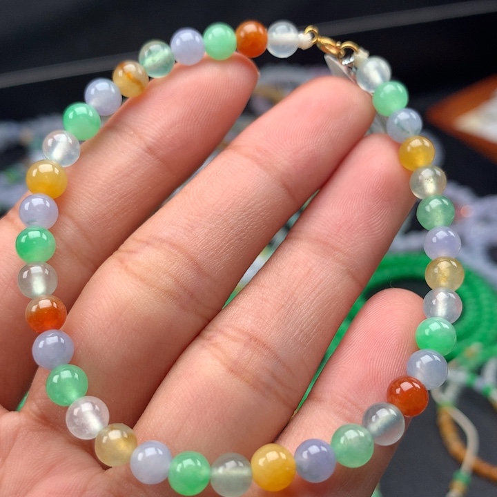 翡翠手镯未镶嵌卡