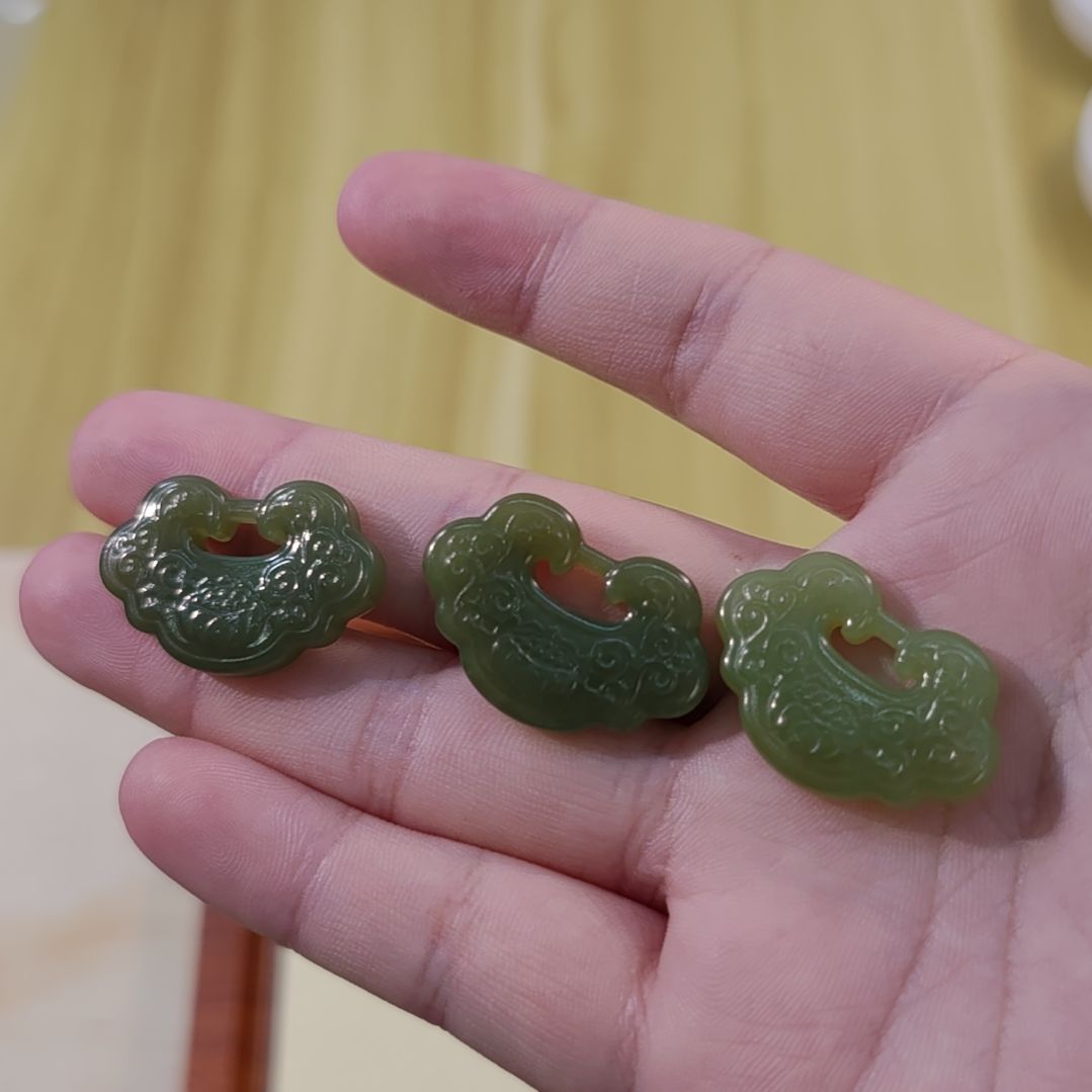 颈饰未镶嵌和田玉和田玉雕刻平安锁×1