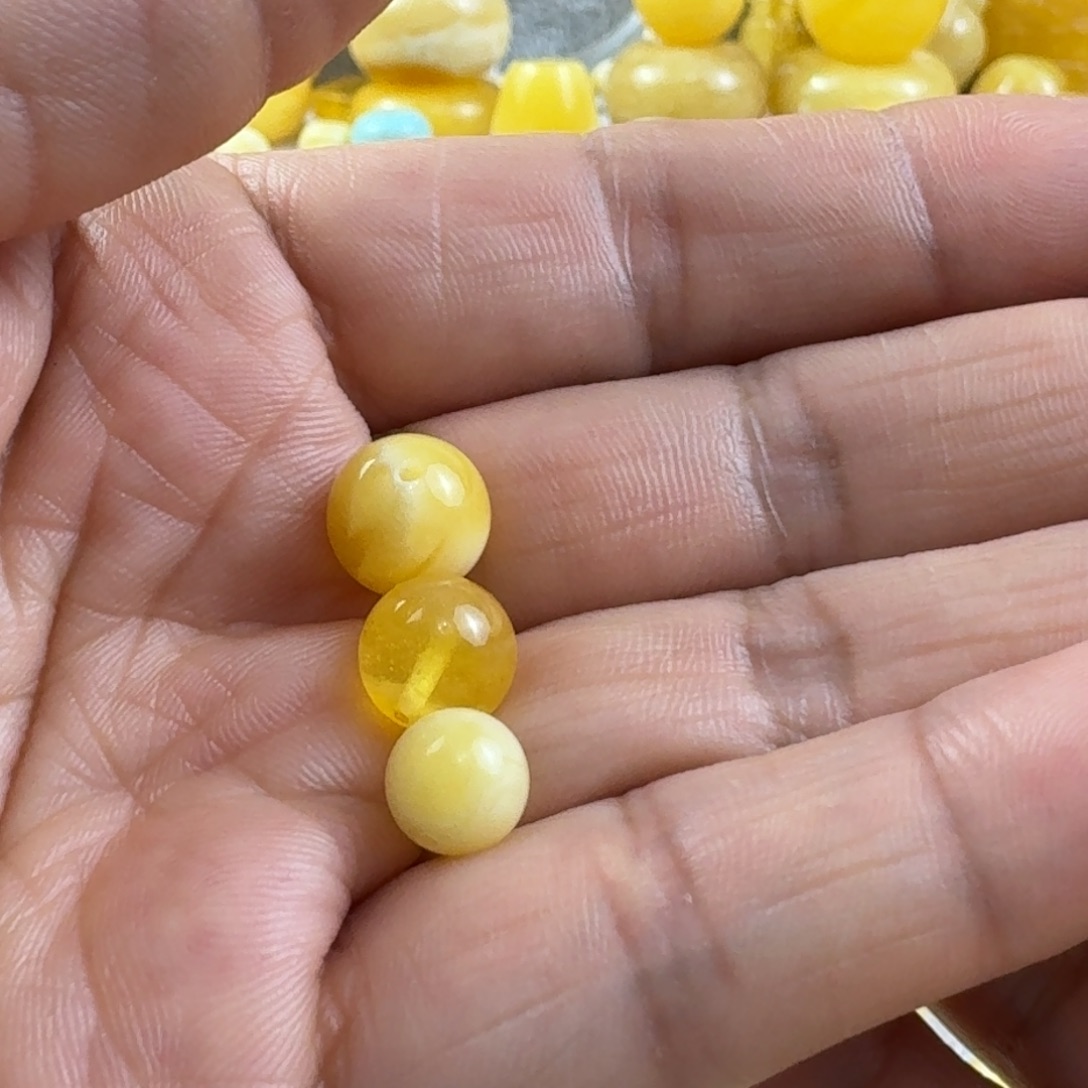 徐***馨蜜蜡未镶嵌裸石41杂