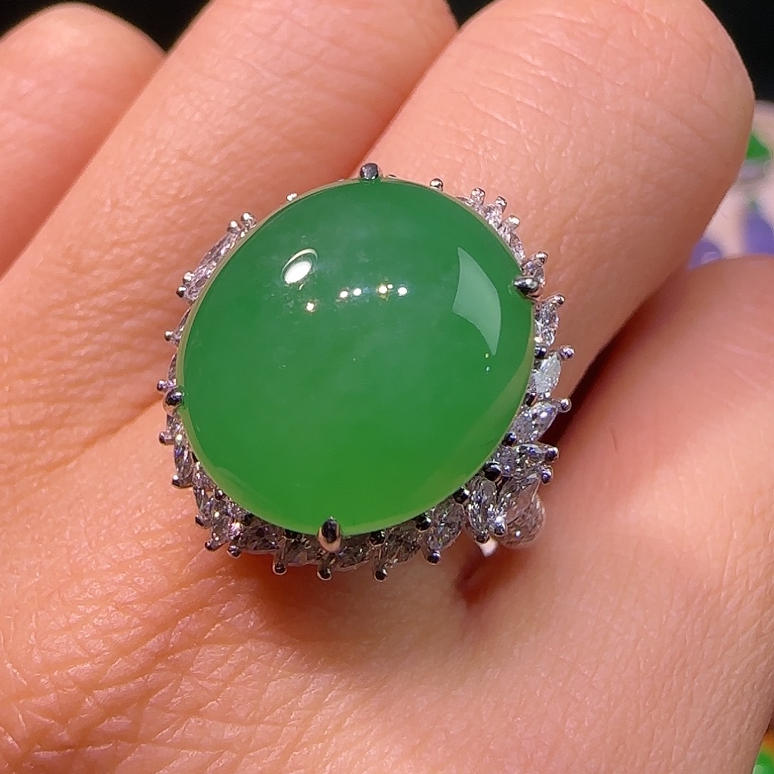 翡翠18K金镶嵌戒指