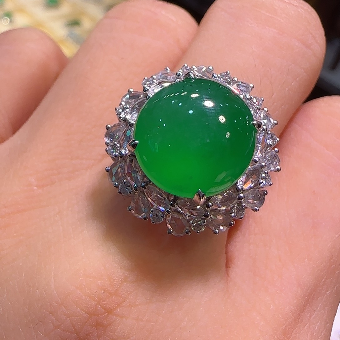 翡翠戒指18K金镶嵌戒指