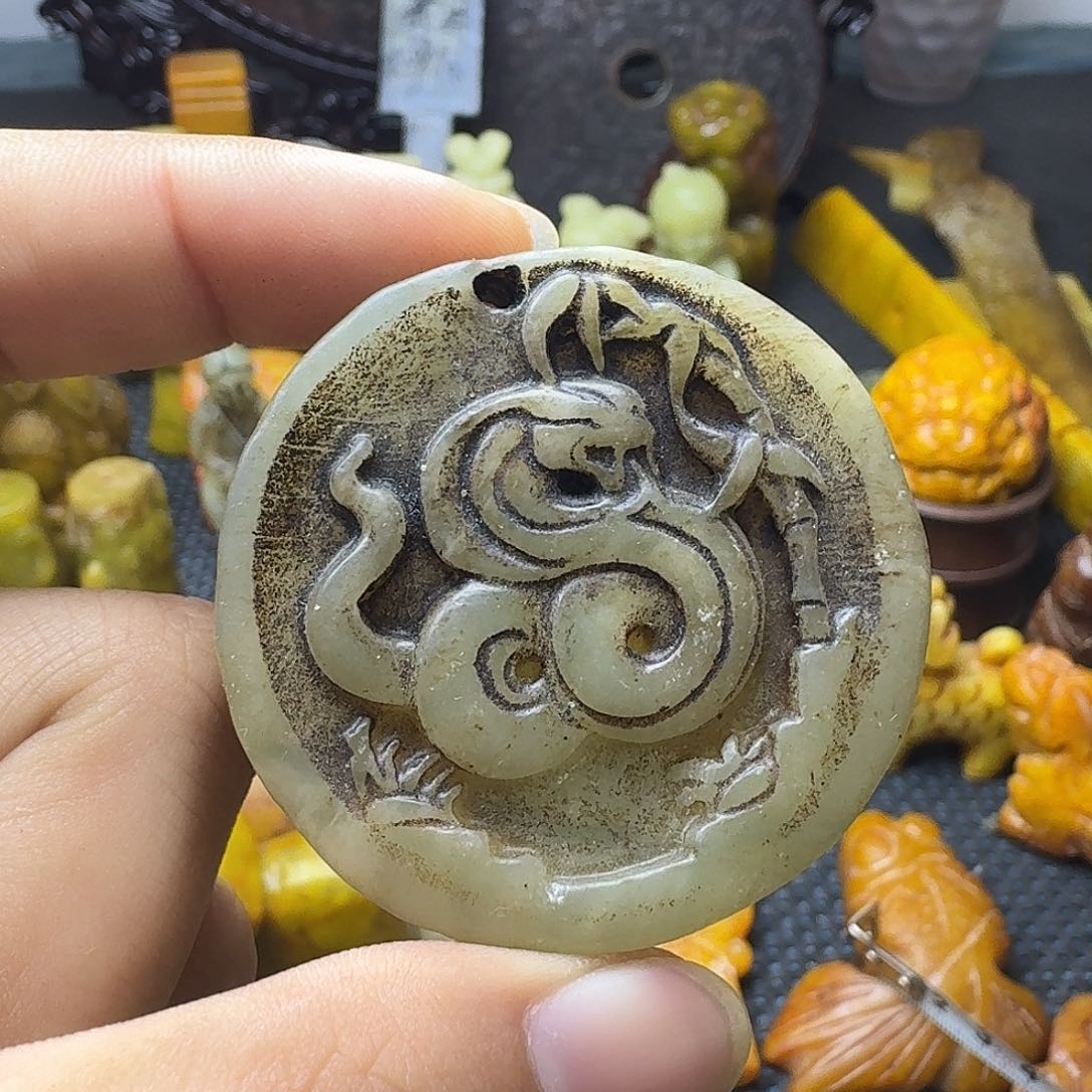 白玉菩提吊坠。。。