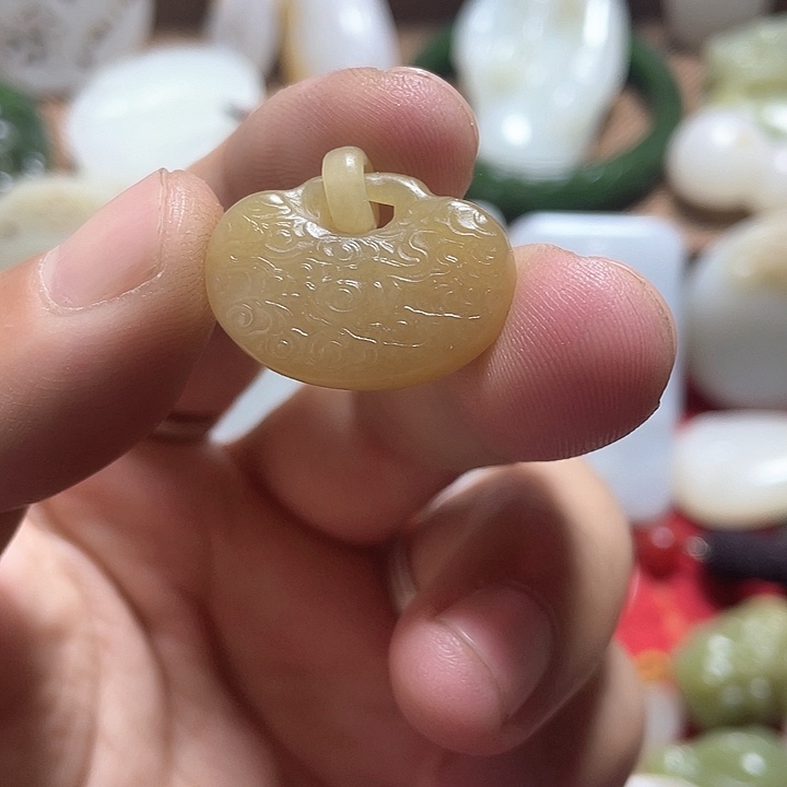 和田玉颈饰未镶嵌