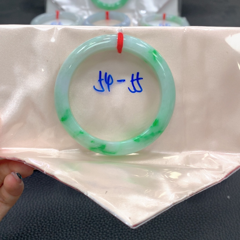 【闪购商品】翡翠手镯未镶嵌翡翠