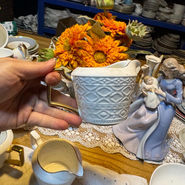 骨瓷奶壶微瑕款的