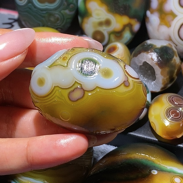 玛瑙/玉髓未镶嵌珠宝奇石26