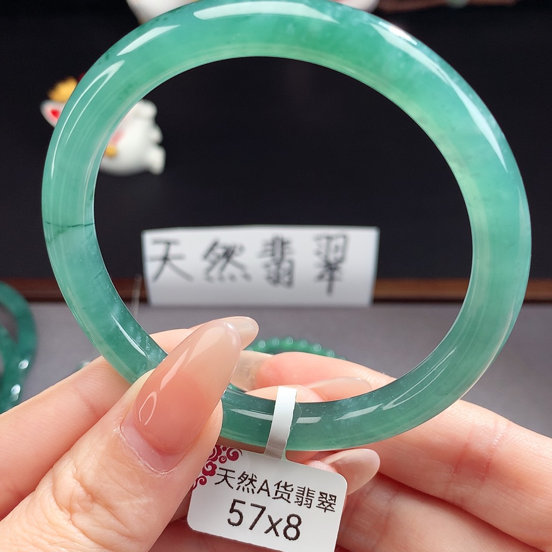 翡翠手镯（圆镯）未镶嵌
