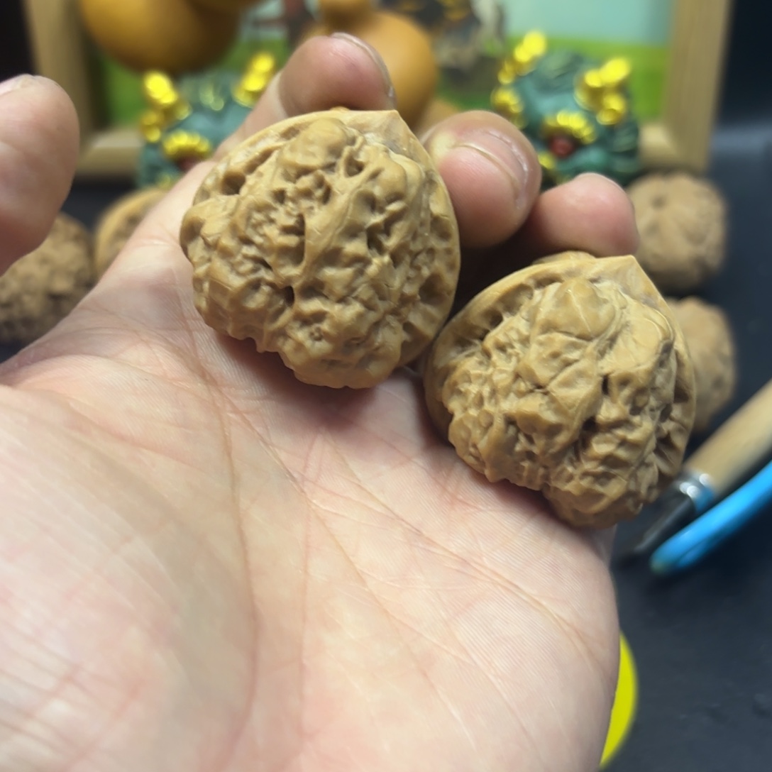 远***文玩核桃吊坠三角娃娃蛤蟆头40尺