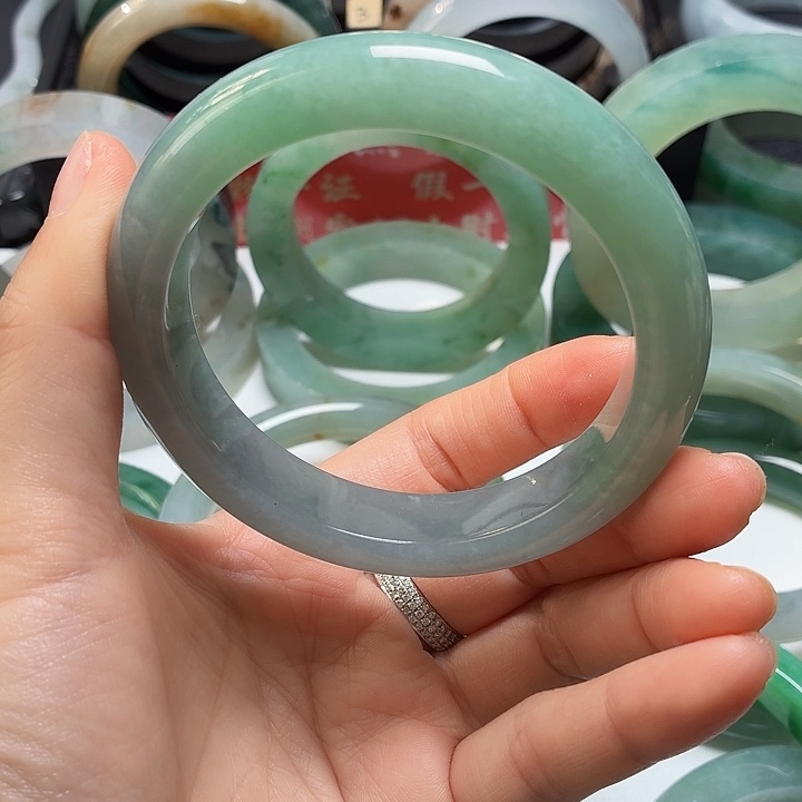 J***y翡翠未镶嵌手镯58.3正圈无纹裂
