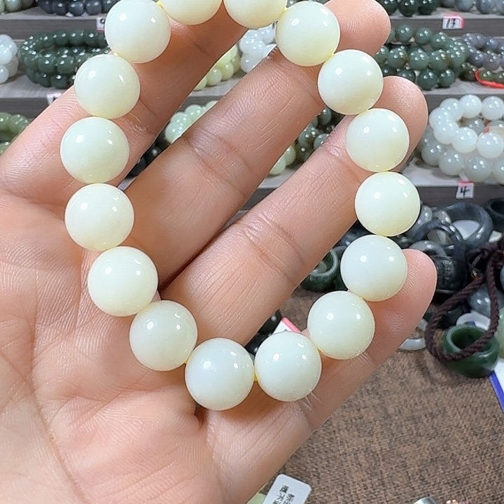 和田玉手链未镶嵌水***V新疆若羌米黄口料微棉卡12