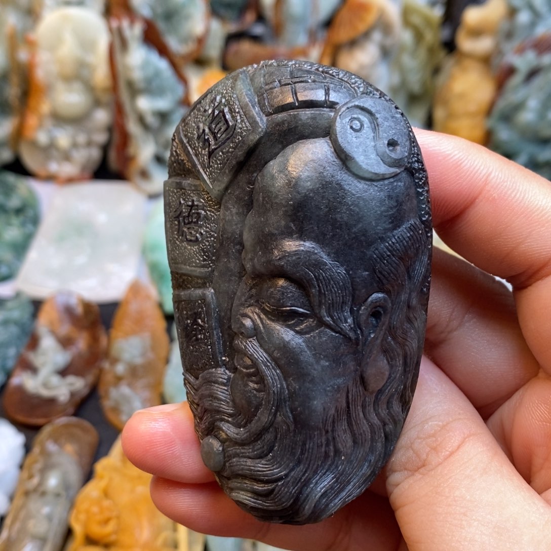 定制翡翠未镶嵌特色2