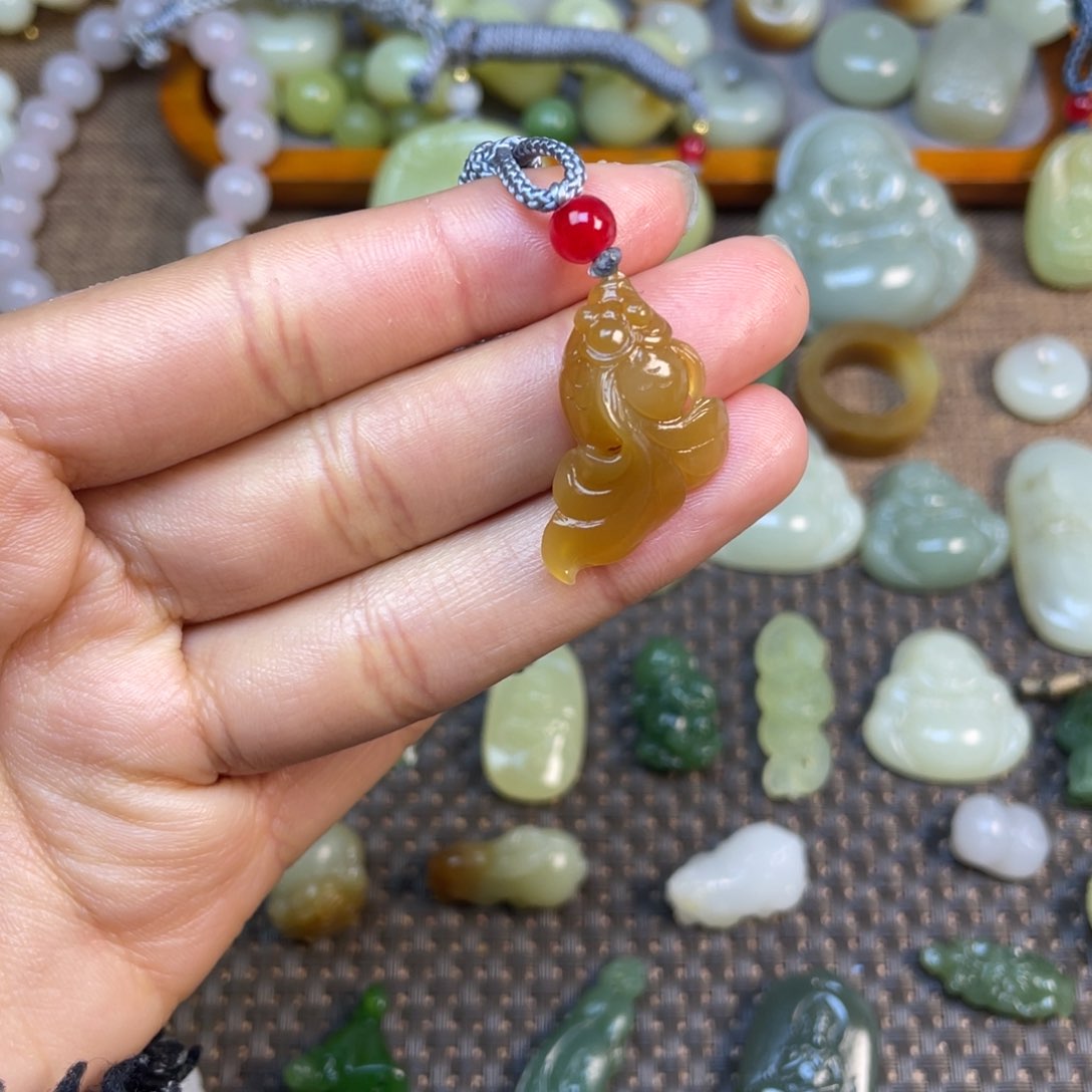 和田玉颈饰未镶嵌