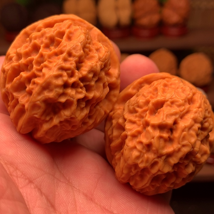 文玩核桃吊坠暴雪