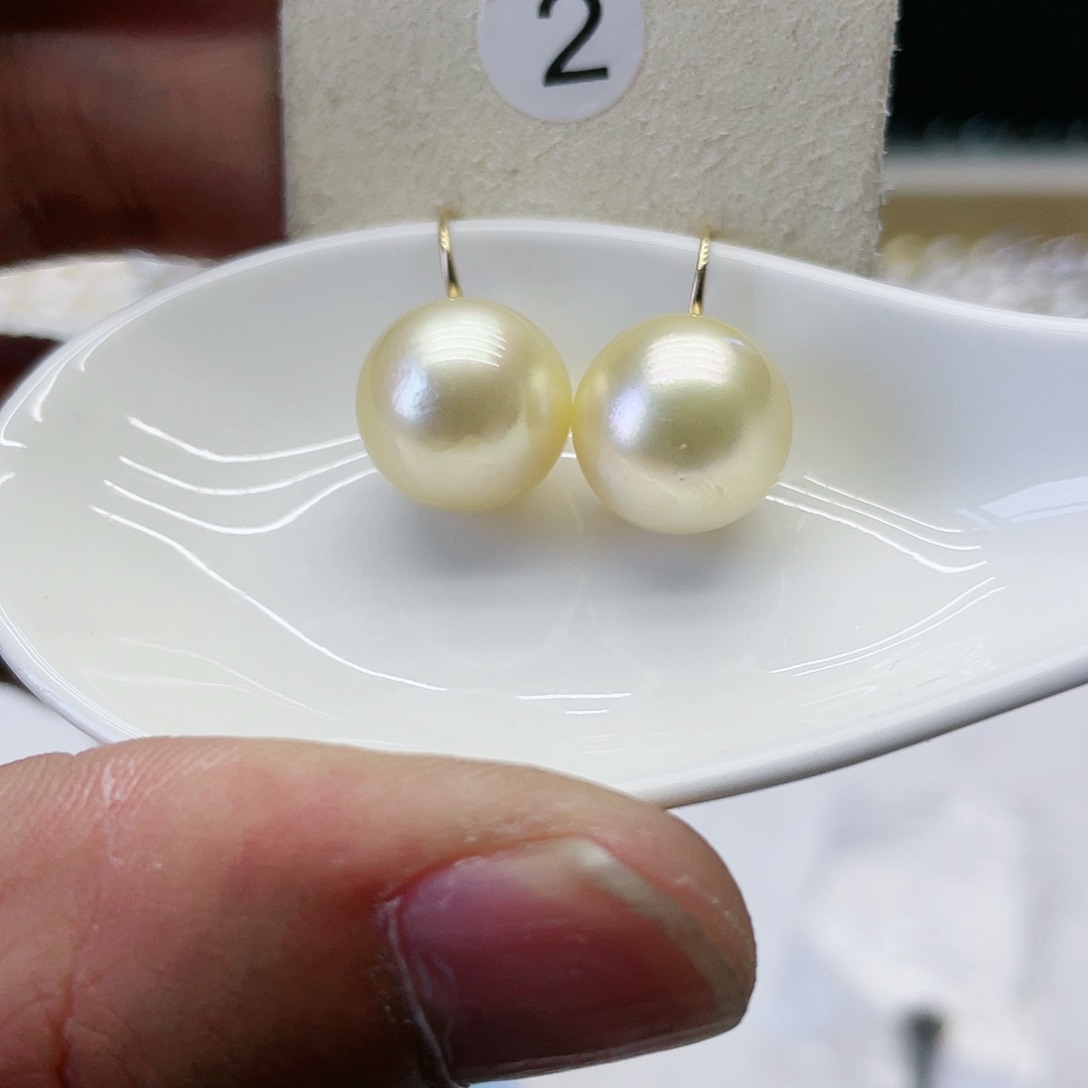 海水珍珠耳饰18K金镶嵌