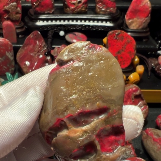 牛***一昌化鸡血石原石手把