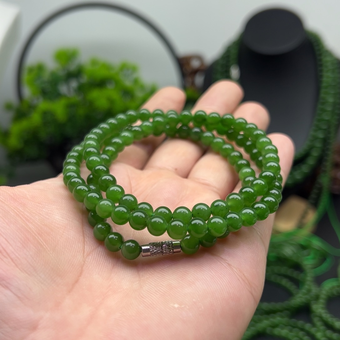 和田玉（碧玉）未镶嵌颈饰卡6 辣阳绿 108微黑