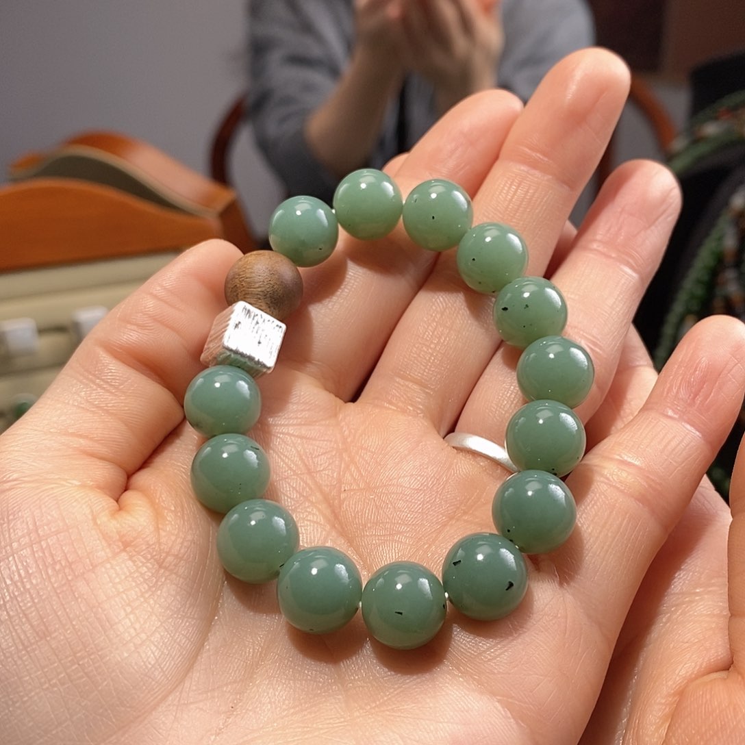 颈饰未镶嵌和田玉L*O