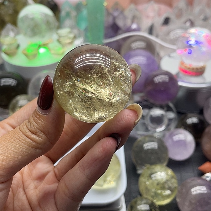 浩***儿未镶嵌珠宝半成品水晶45黄水晶球