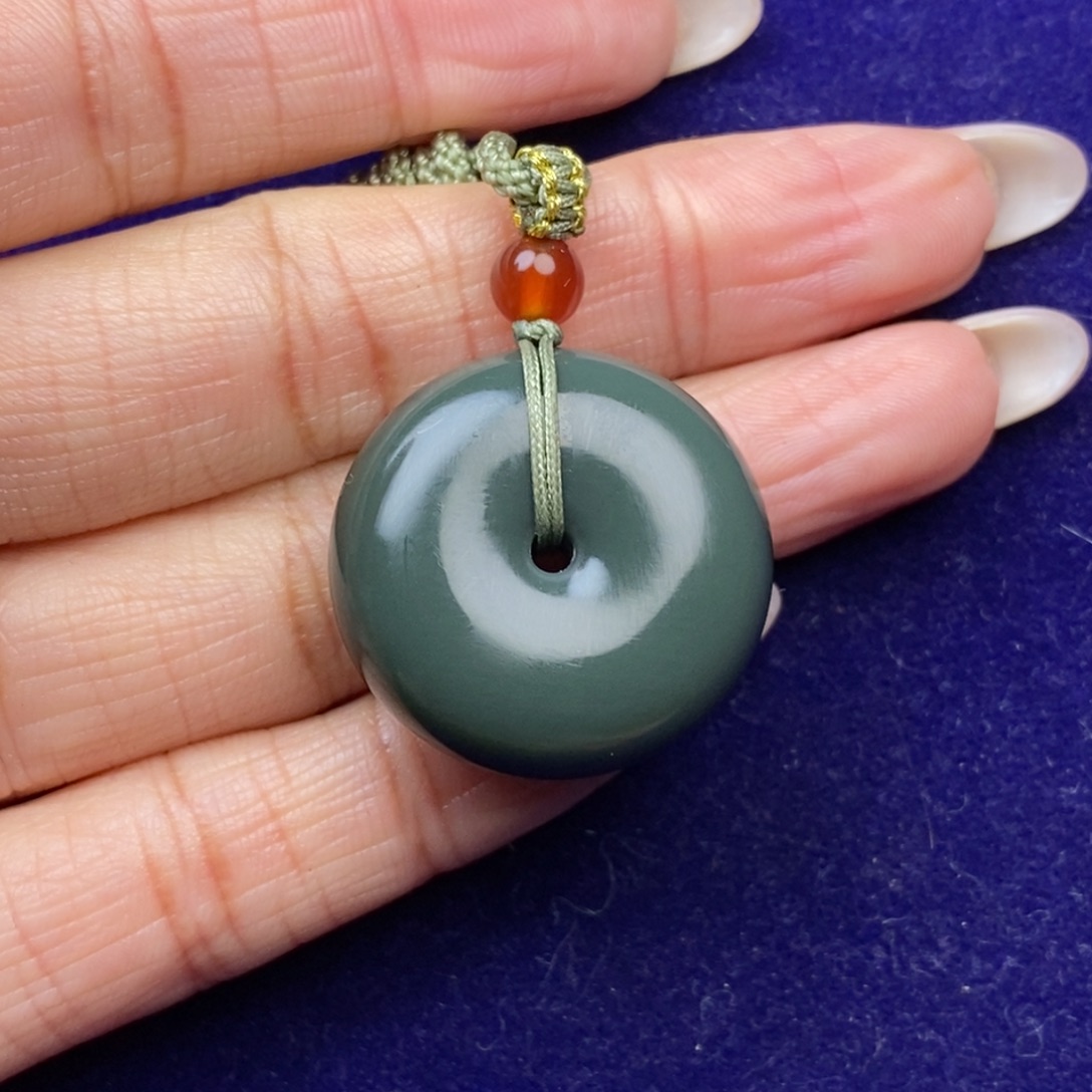 遥***你和田玉未镶嵌挂件