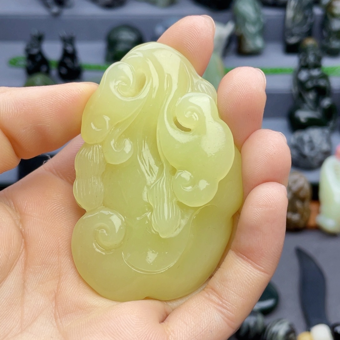 和田玉颈饰未镶嵌逍***郎