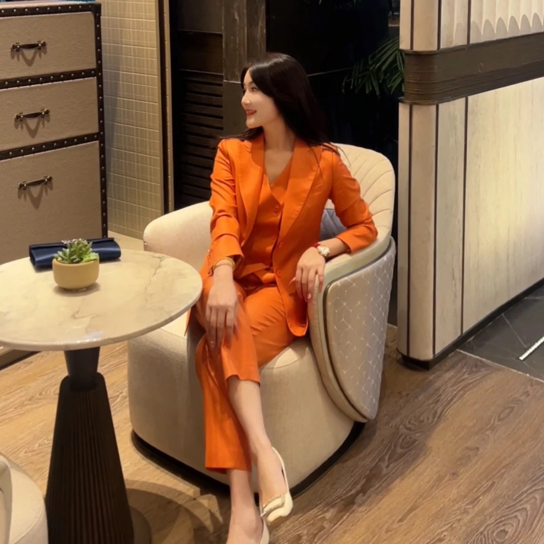 臻韩美爱玛橘九分裤套装高级感洋气减龄适合春季长袖气质显瘦