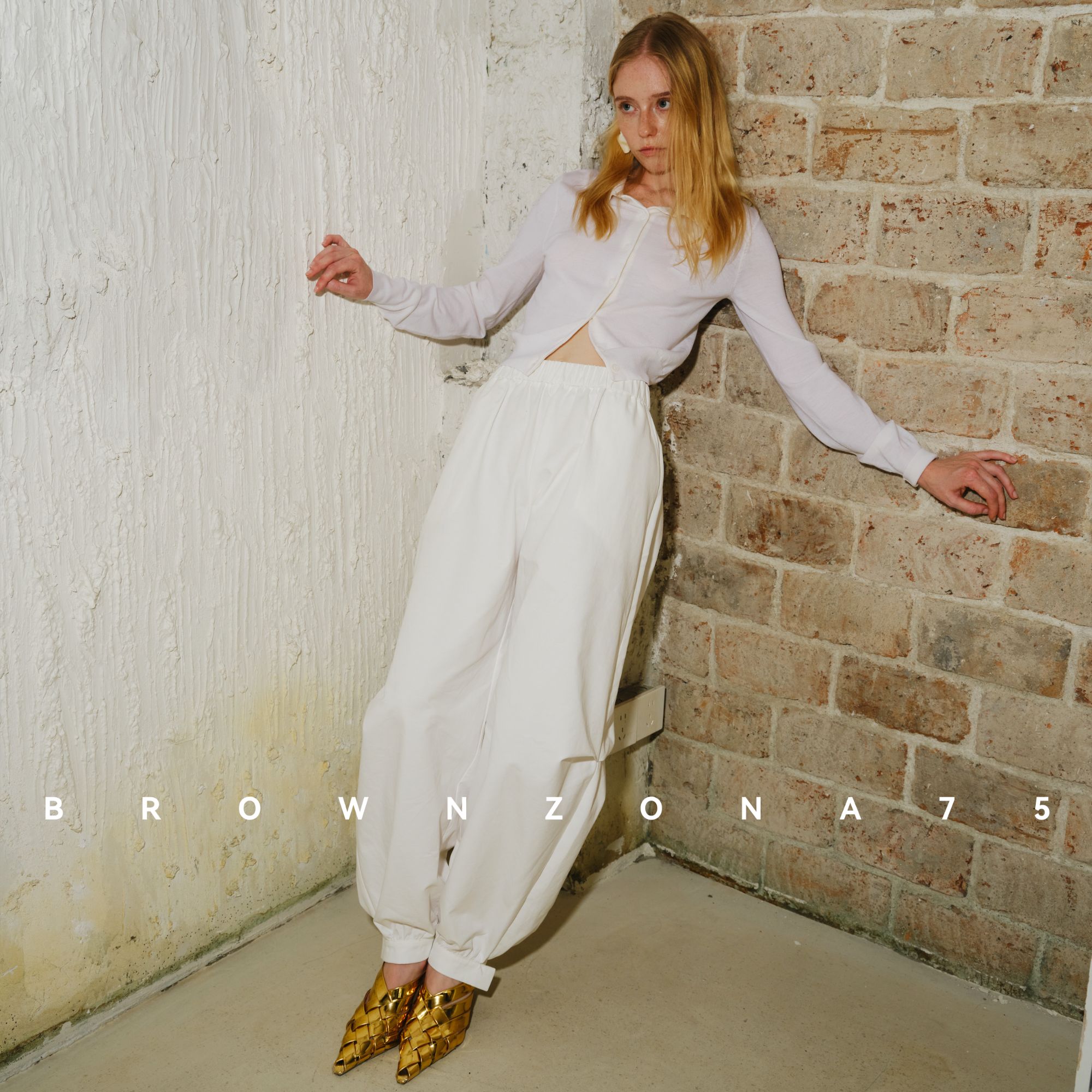 Brownzona⁷⁵‘ease’白色花苞廓形极简松紧腰百搭长裤气球裤