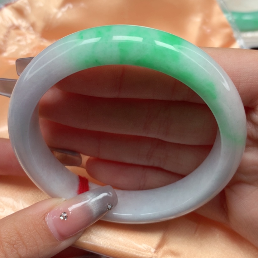 【闪购商品】翡翠手镯未镶嵌57圈