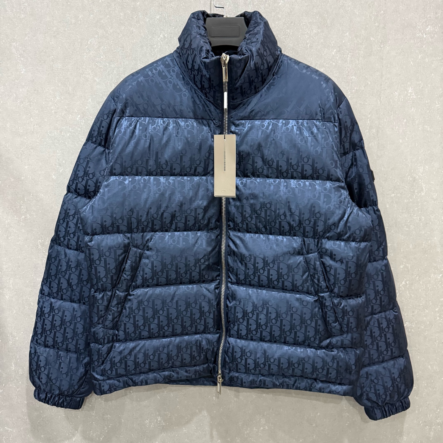 未使用 DIOR/迪奥 立领满印徽标羽绒服外套 48码007267