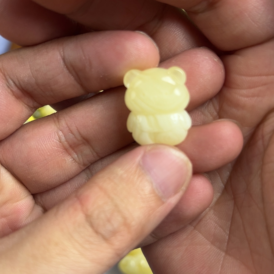 小***卜琥珀未镶嵌珠宝奇石