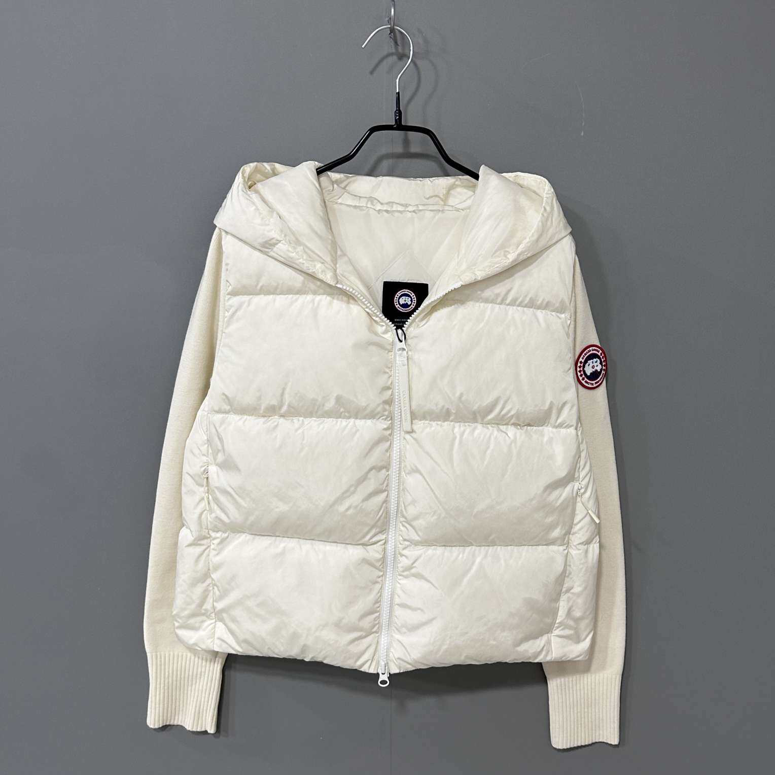 99新 CANADA GOOSE 新款 羽绒拼接羽绒服/s码/15875