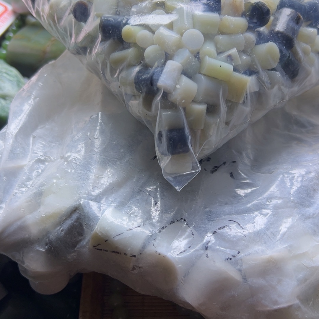 麋***曦和田玉（糖玉）未镶嵌挂件