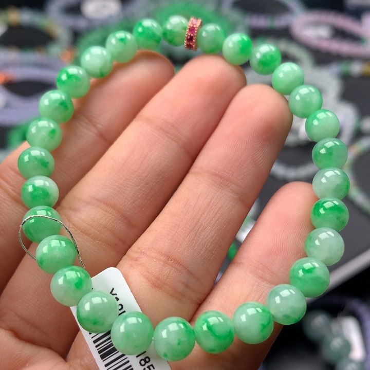 翡翠手镯未镶嵌卡