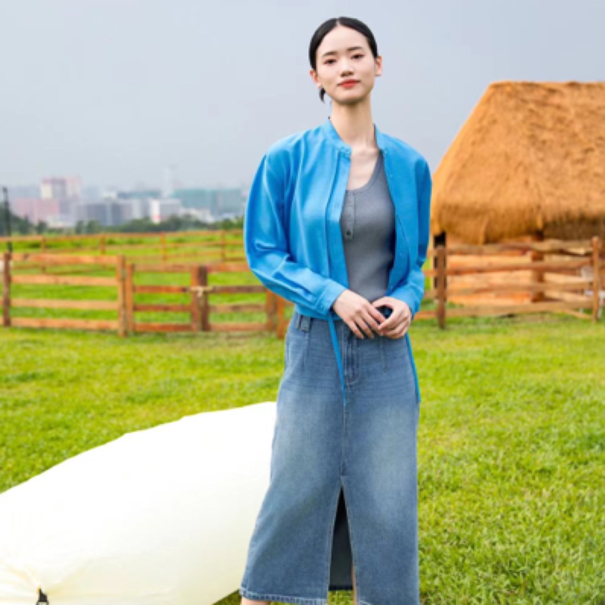 意澳新品一款三色孔雀蓝.咖啡色.白色是宁静与智慧的象征。