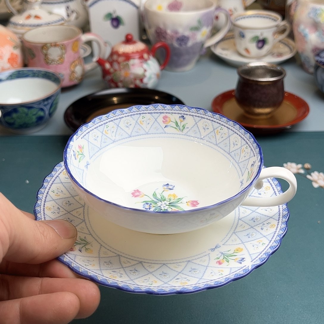 盖碗你们先睡会觉去呀哇