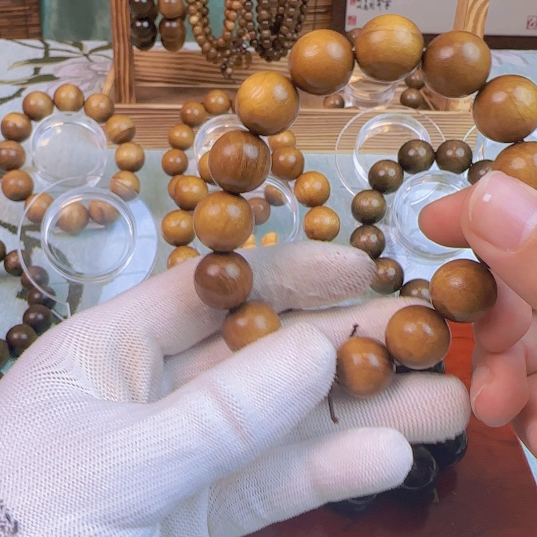 金丝楠木手串1.5。金丝