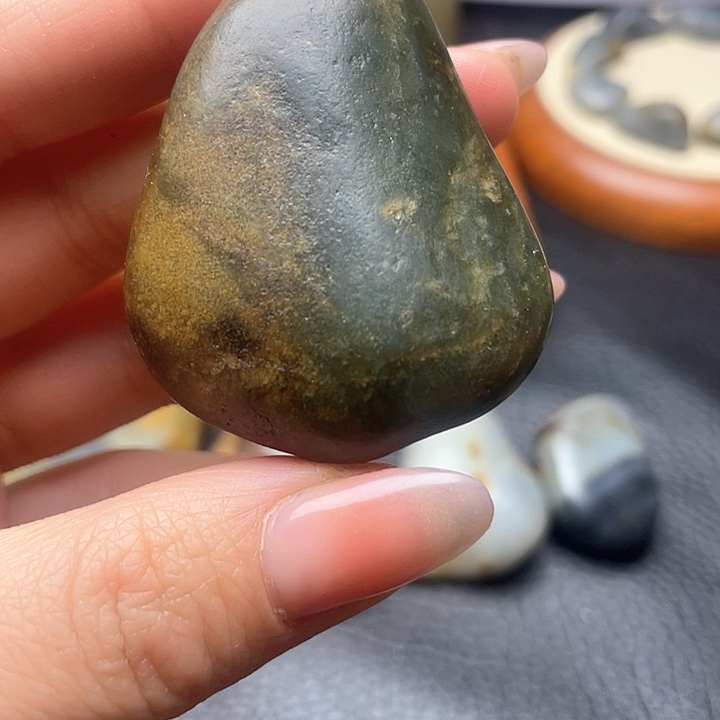 和田玉颈饰未镶嵌11