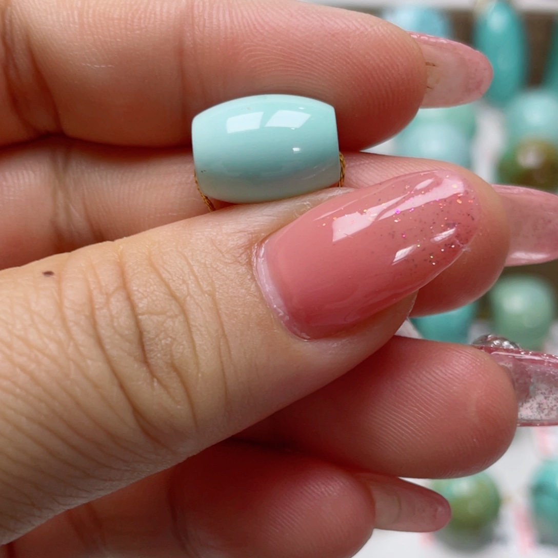 绿松石未镶嵌摆件