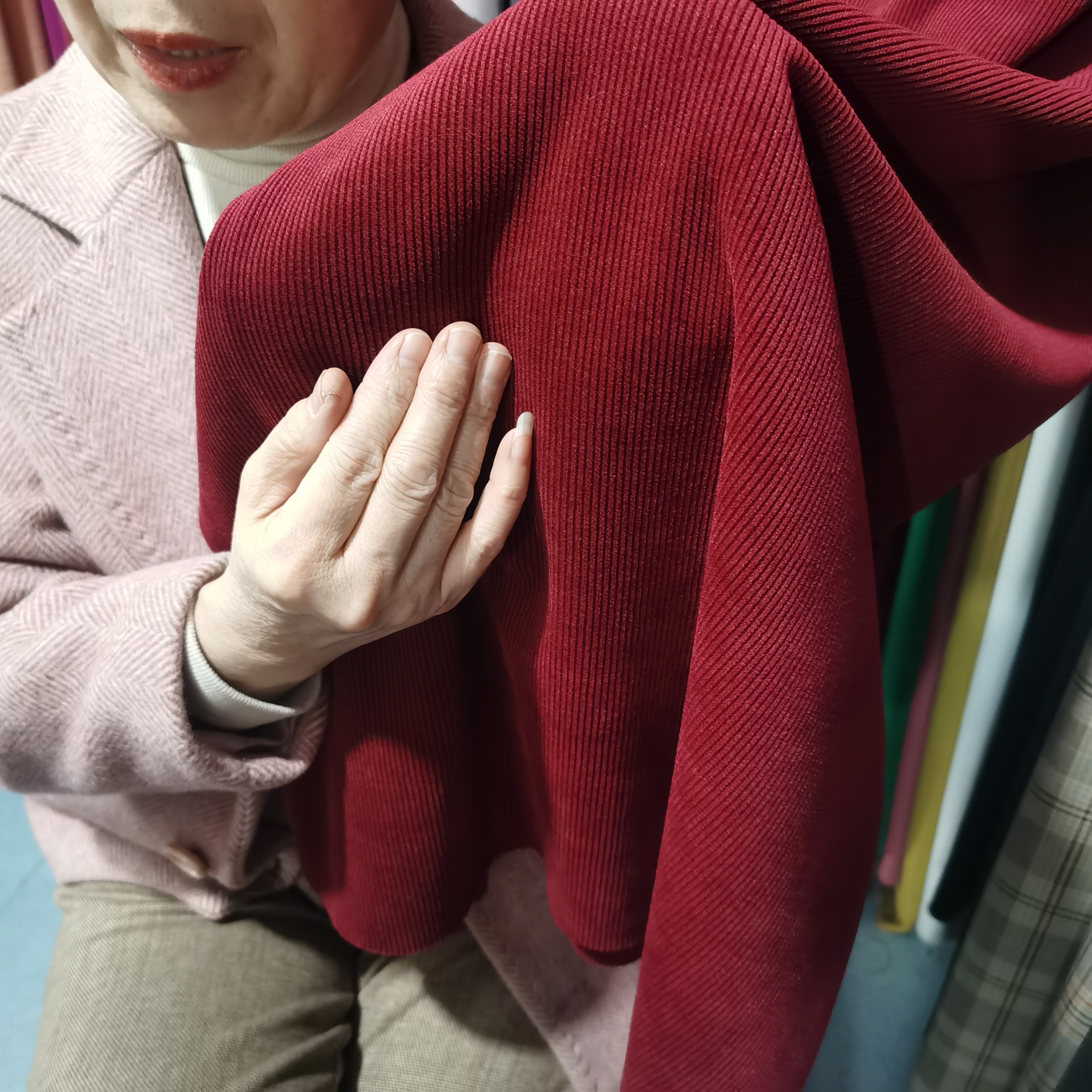 雪尼尔条绒布料安可拉红1.5米