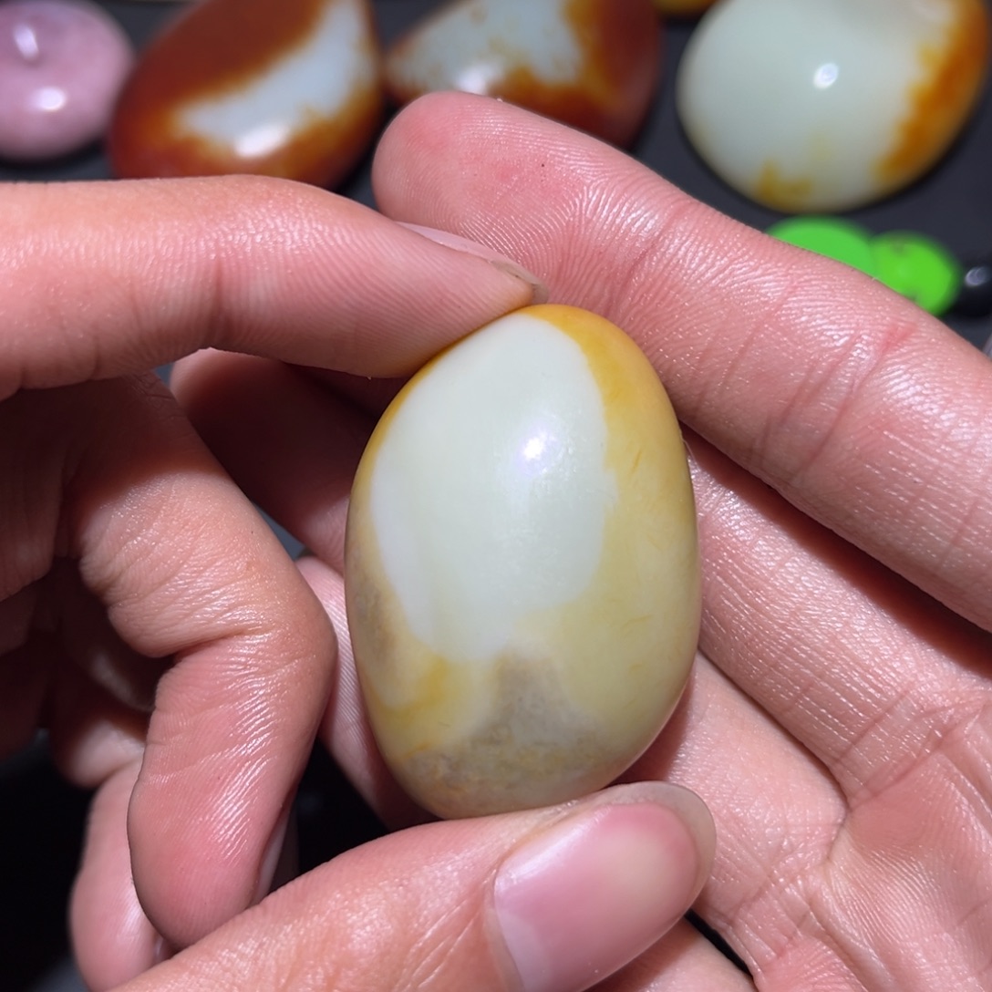 和田玉未镶嵌珠宝奇石