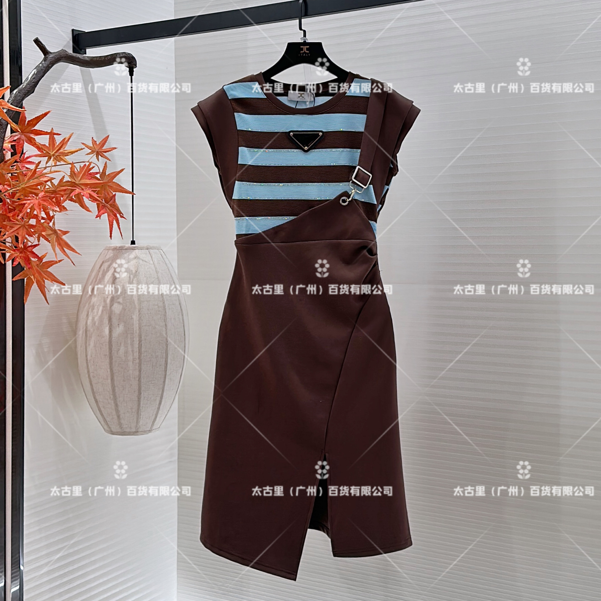 【昕昕】【54】潮牌夏季款条纹假两件设计时尚减龄显瘦连衣裙