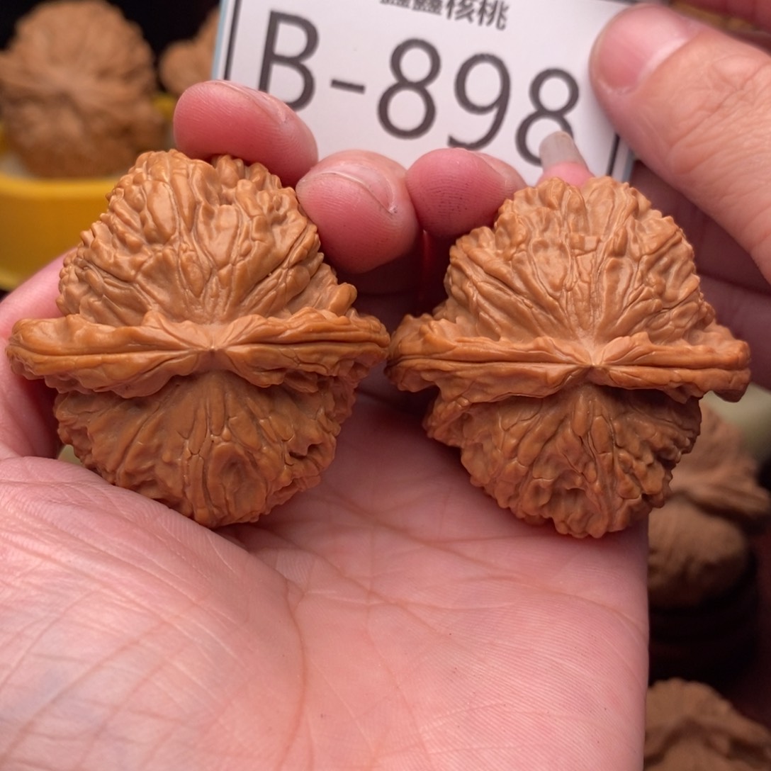 文玩核桃把件闷白43