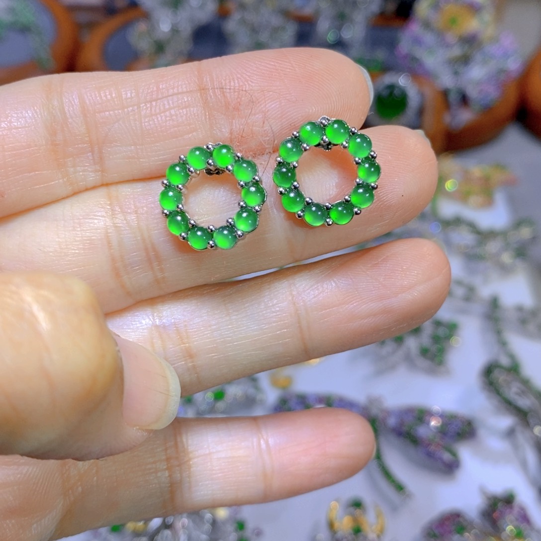 翡翠颈饰银S925镶嵌天然翡翠