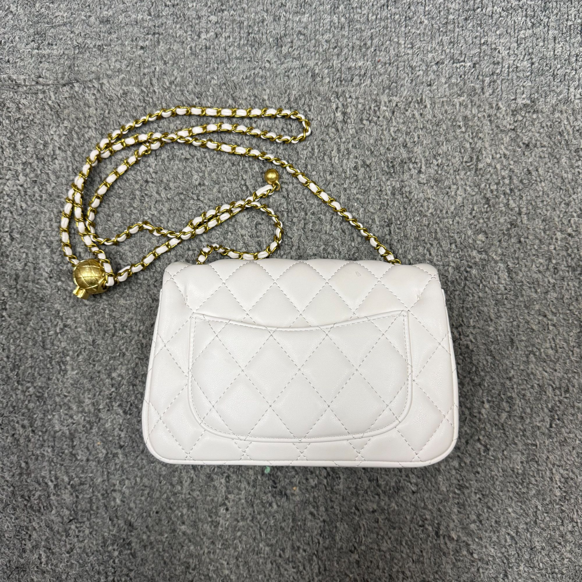 【E54】   新款经典 方胖子小金球-白色