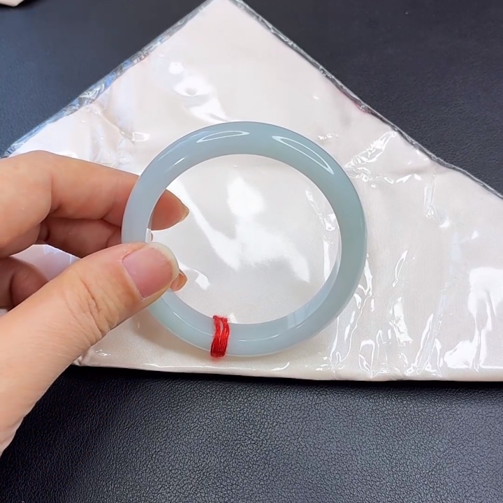 翡翠未镶嵌手镯冰胶晴水